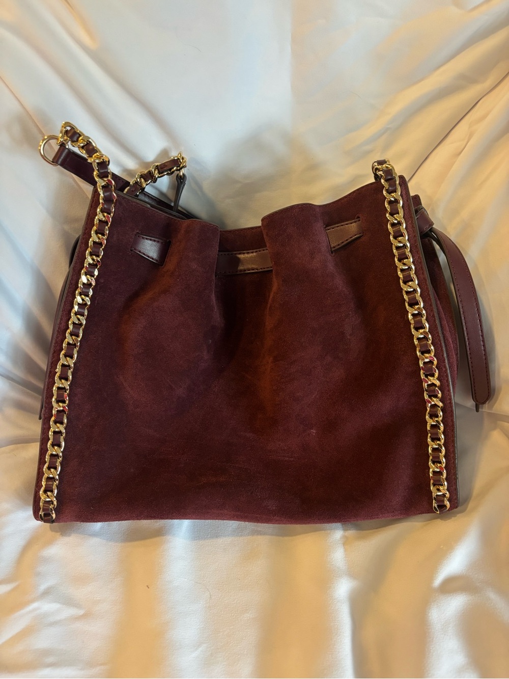 Michael Kors Wine Suede Shoulder Bag with Gold Chain Accents - Picture 2 of 3